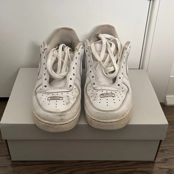 Nike White Air Force One - Picture 2 of 4